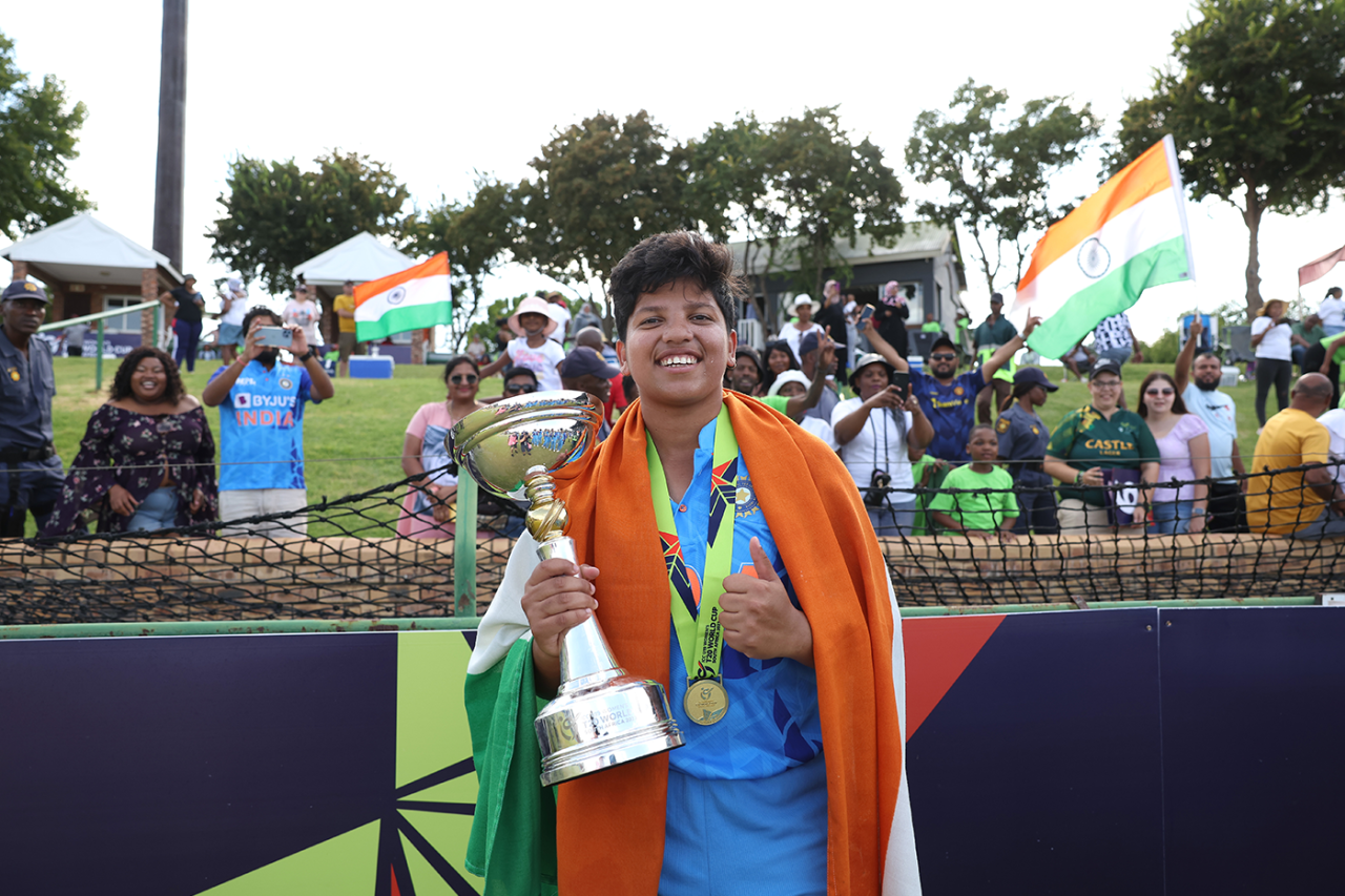 Richa Ghosh poses with the Under-19 Women's T20 World Cup, India vs England, U-19 Women's T20 World Cup, final, Potchefstroom, January 29, 2023
