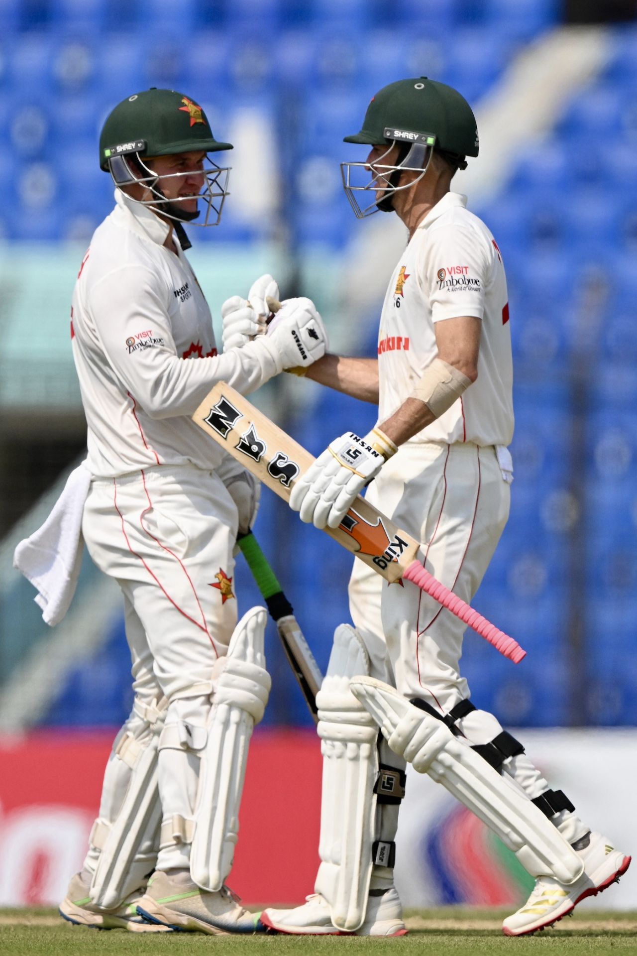 Nick Welch and Sean Williams put together a solid partnership for the third wicket, Bangladesh vs Zimbabwe, 2nd Test, Chattogram, 1st day, April 28, 2025