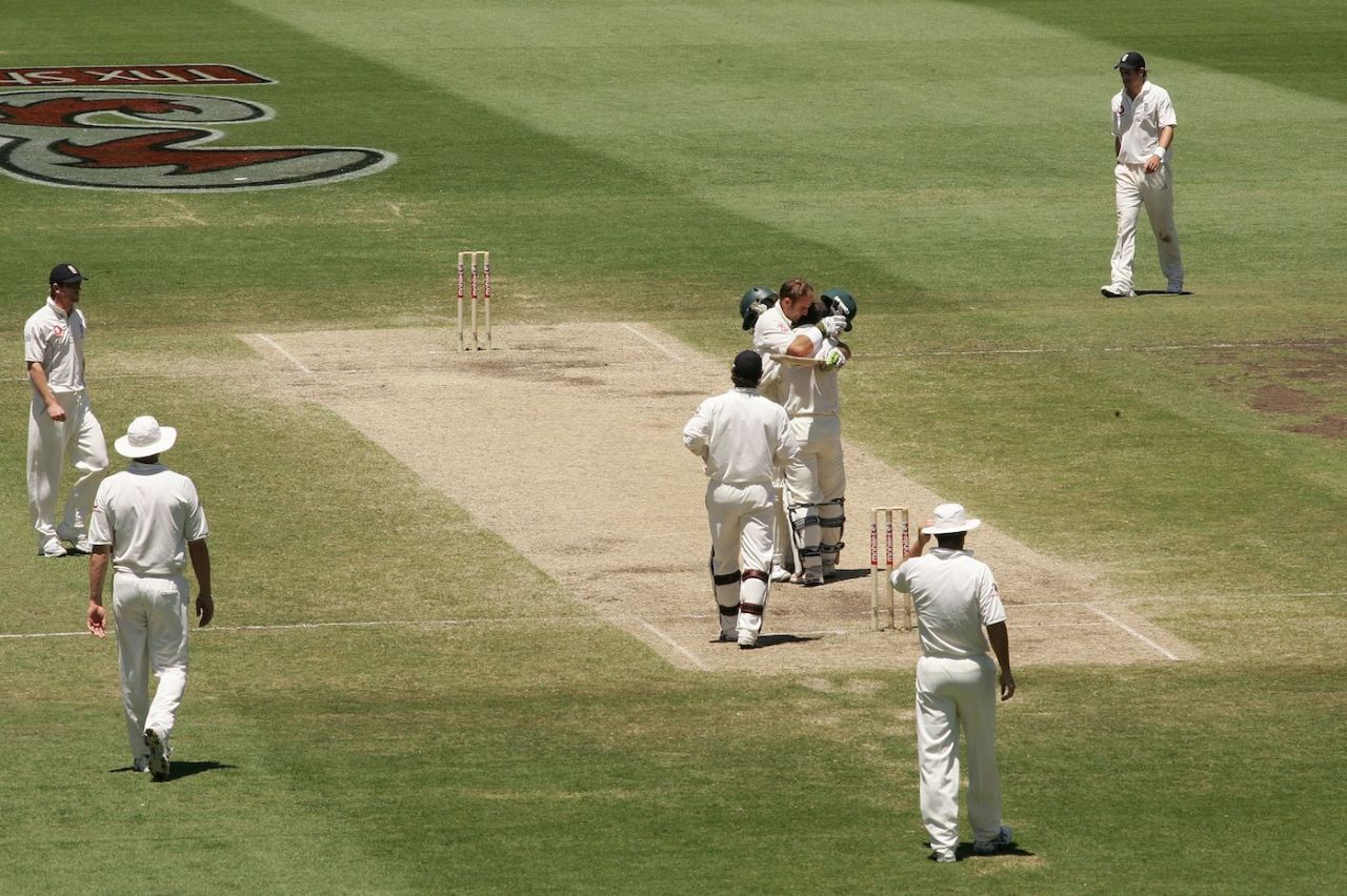 Matthew Hayden and Justin Langer celebrate the win, Australia v England, 5th Test, Sydney, January 5, 2007
