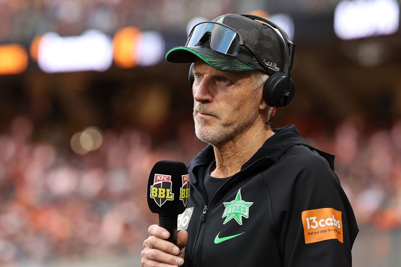 Peter Moores does a pitchside interview, Perth Scorchers vs Melbourne Stars, BBL, Optus Stadium, December 15, 2024