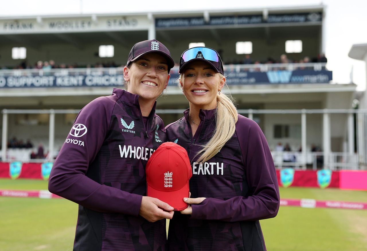 Em Arlott was presented with her cap by Sarah Glenn, England vs West Indies, 1st women's T20I, Canterbury, May 21, 2025