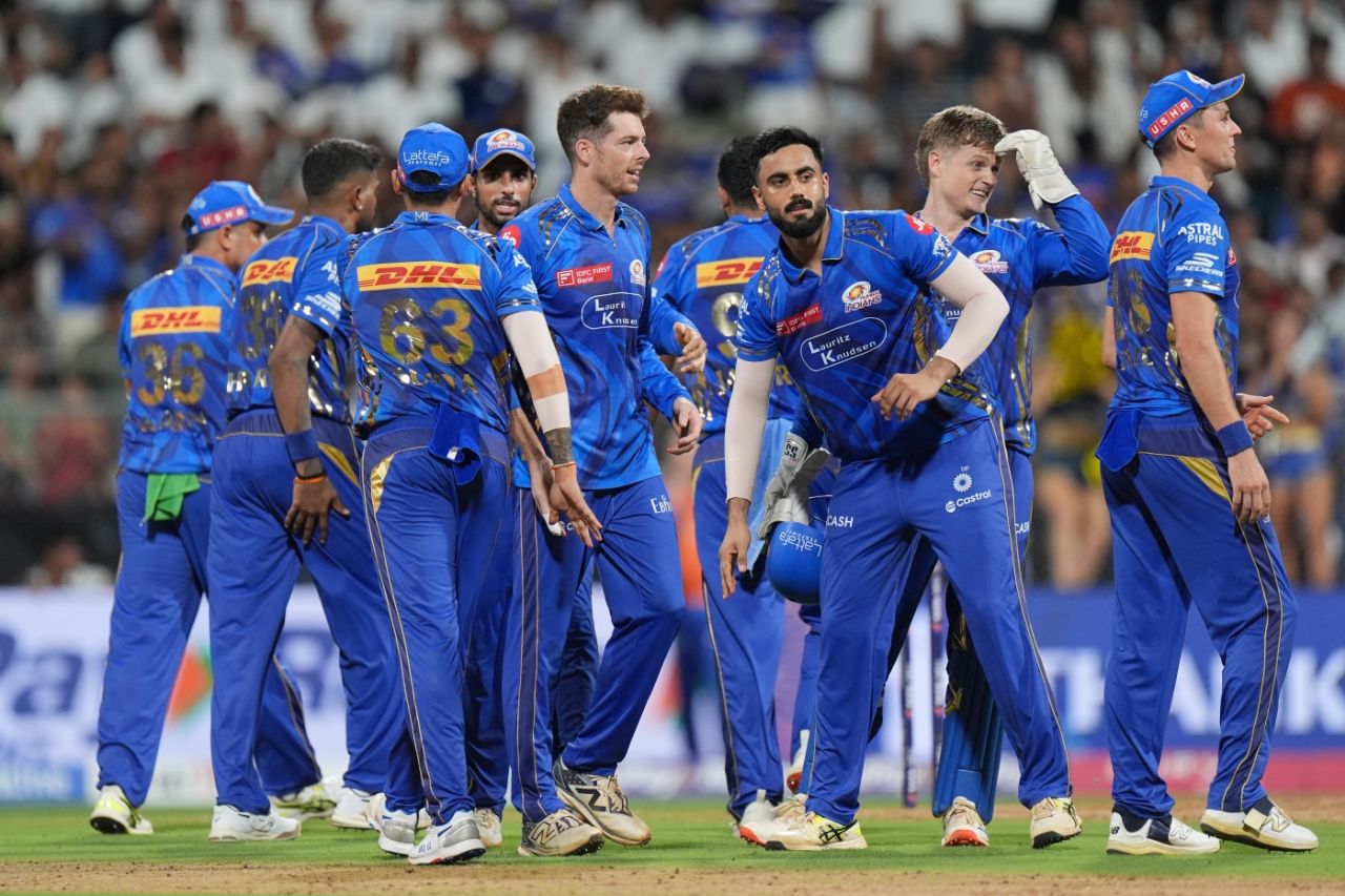 Mitchell Santner took 3 for 11 in four unhittable overs, Mumbai Indians vs Delhi Capitals, IPL 2025, Mumbai, May 21, 2025
