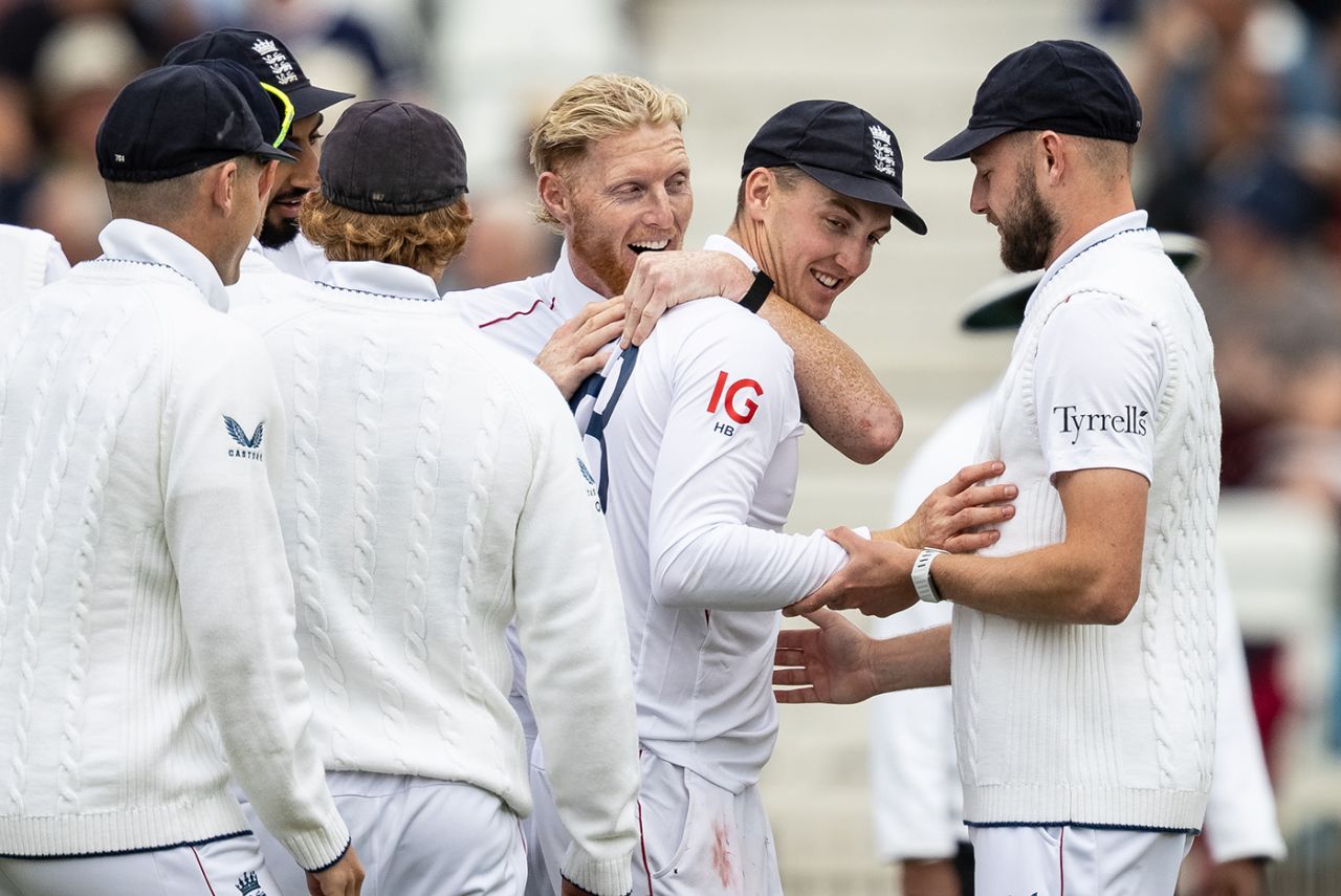 Harry Brook is mobbed after his catch to dismiss Wessly Madhevere, England vs Zimbabwe, Trent Bridge, 3rd day, May 24, 2025