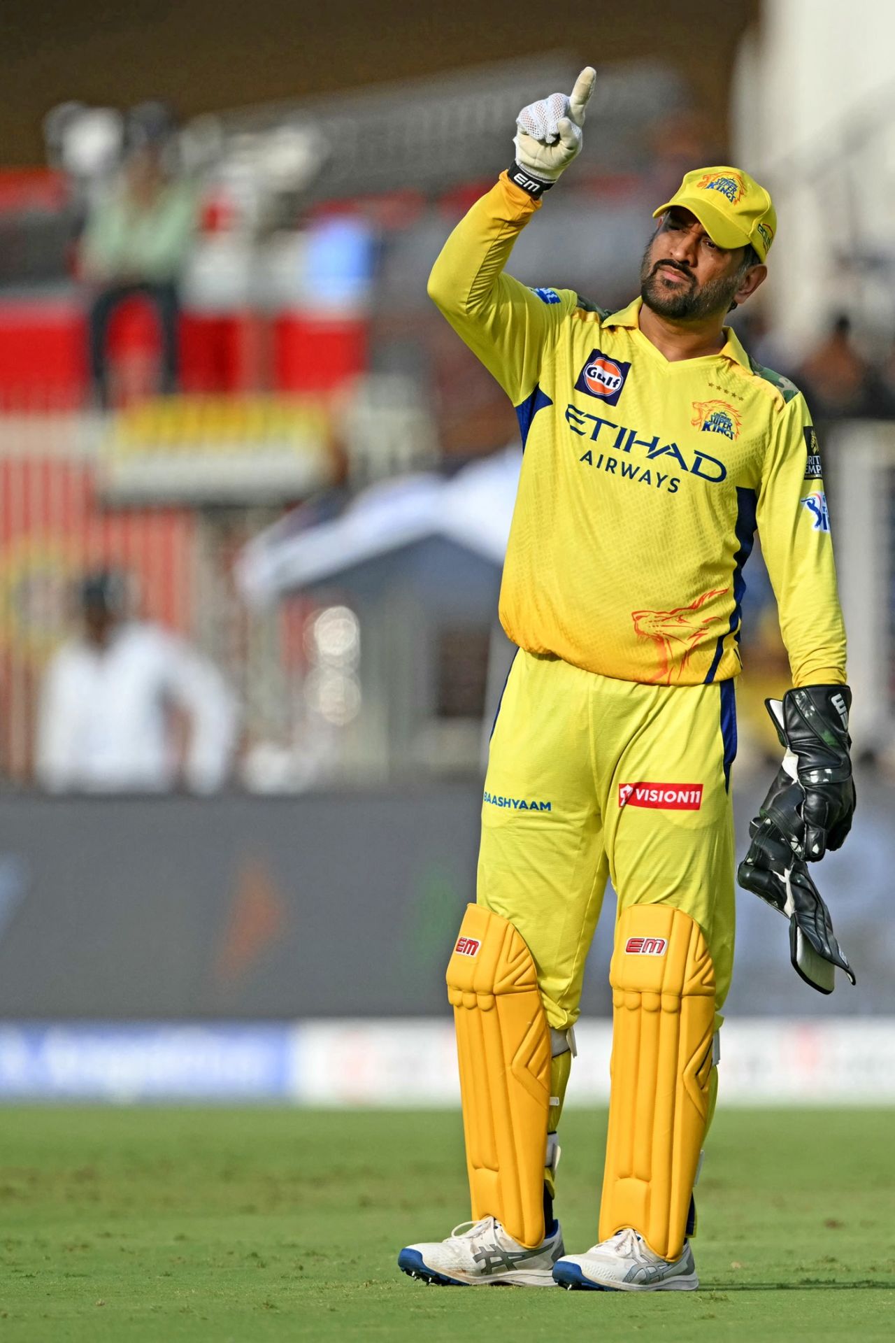 MS Dhoni gestures to his fielder, Gujarat Titans vs Chennai Super Kings, IPL, Ahmedabad, May 25, 2025