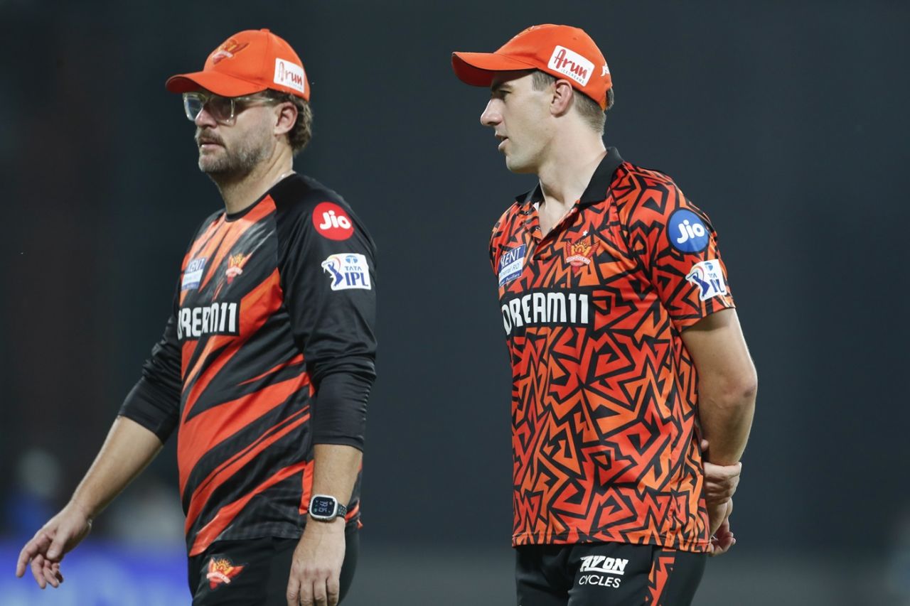 Daniel Vettori and Pat Cummins discuss during the strategic timeout, Kolkata Knight Riders vs Sunrisers Hyderabad, IPL, Delhi, May 25, 2025