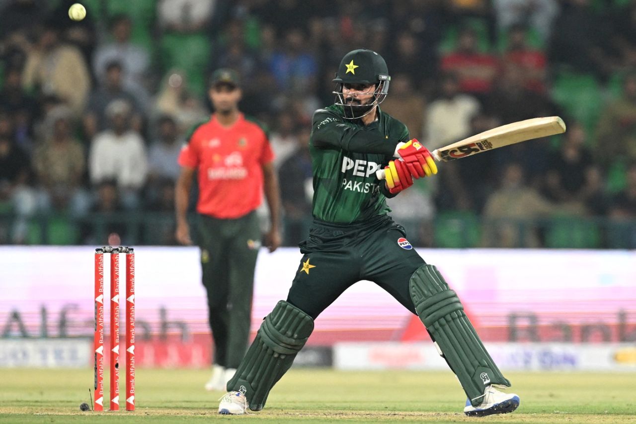 Shadab Khan cuts one away, Pakistan vs Bangladesh, 1st T20I, Lahore, May 28, 2025