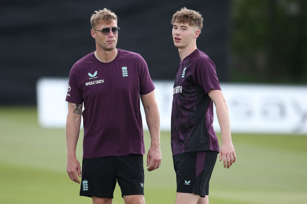 Andrew and Rocky Flintoff have a chat at a Lions training session ahead of their game against India A, Canterbury, May 28, 2025