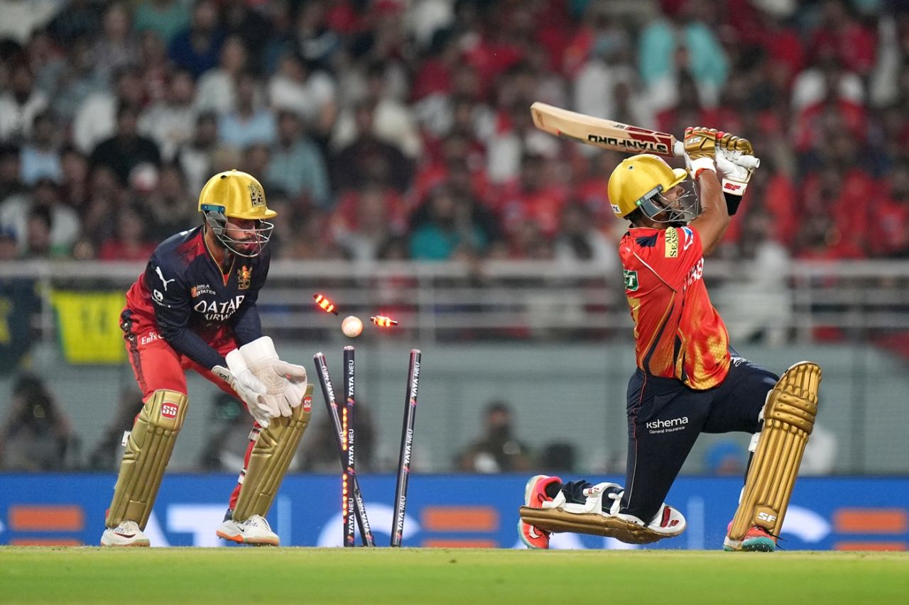 Shashank Singh is cleaned up amid PBKS' collapse, Punjab Kings vs Royal Challengers Bengaluru, IPL 2025, Qualifier 1, New Chandigarh, May 29, 2025