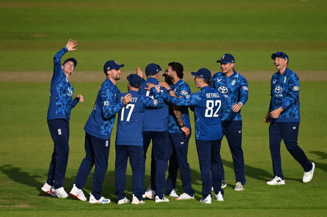 Brydon Carse takes the plaudits after a special take in the deep, England vs West Indies, 1st Men's ODI, Edgbaston, May 29, 2025