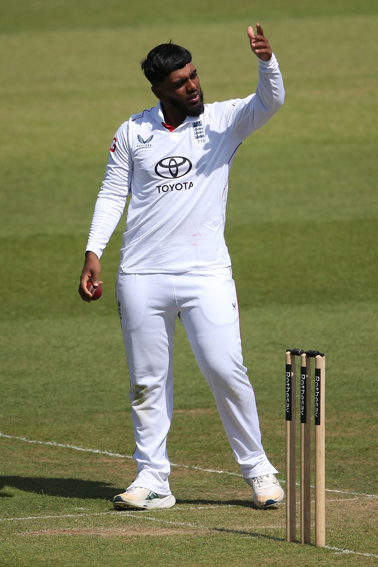 Rehan Ahmed adjusts his field, England Lions vs India A, 1st unofficial Test, Canterbury, 1st day, May 30, 2025