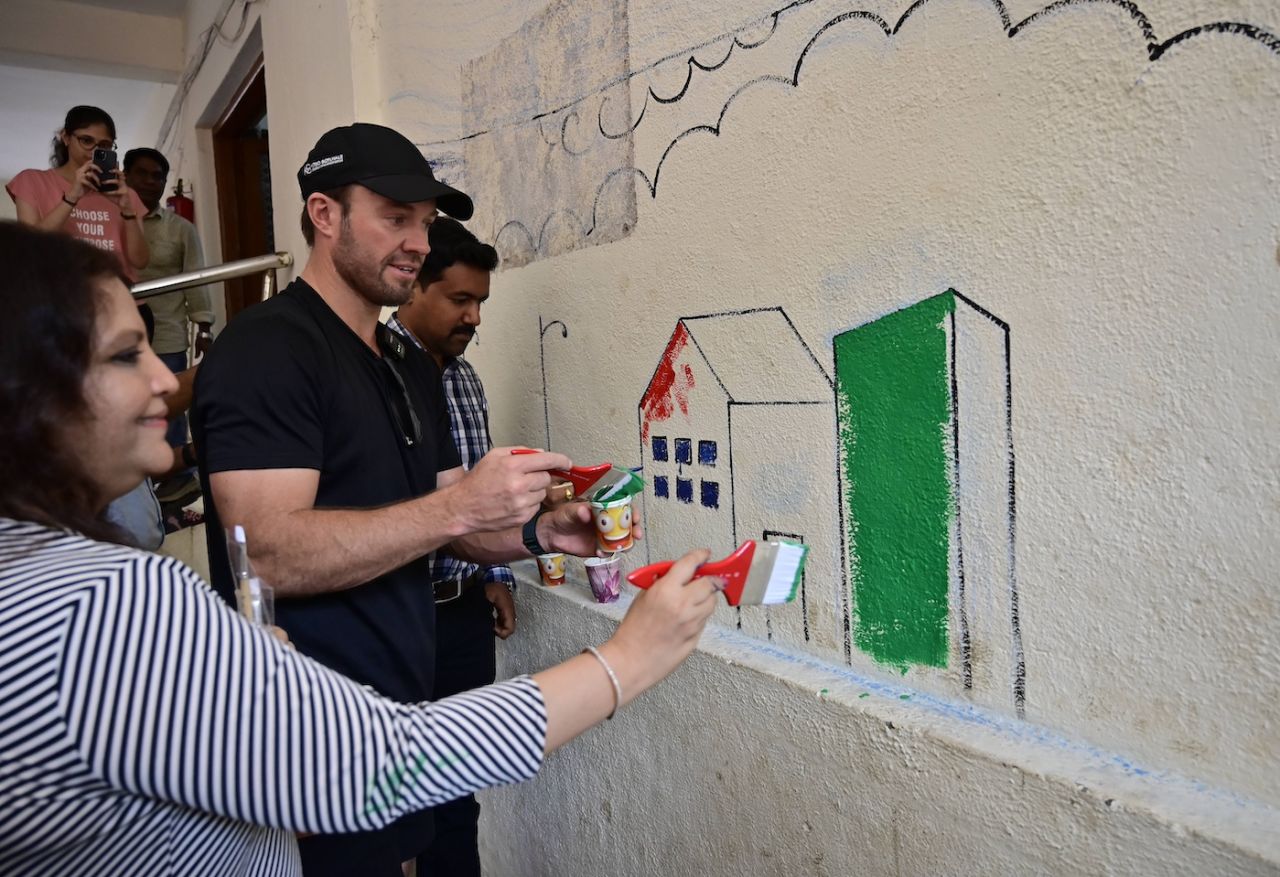 AB de Villiers has a go at wall-painting, Mumbai, May 31, 2025