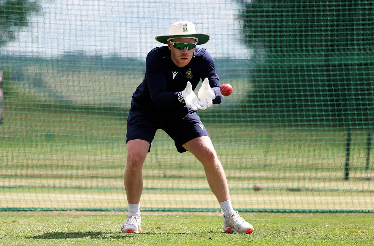 Kyle Verreynne practises a keeping drill, Arundel, June 2, 2025