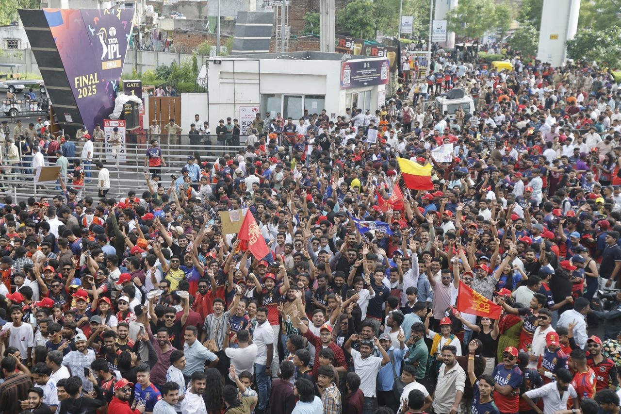 Spectators throng the venue ahead of the final, Royal Challengers Bengaluru vs Punjab Kings, IPL, final, Ahmedabad, June 3, 2025