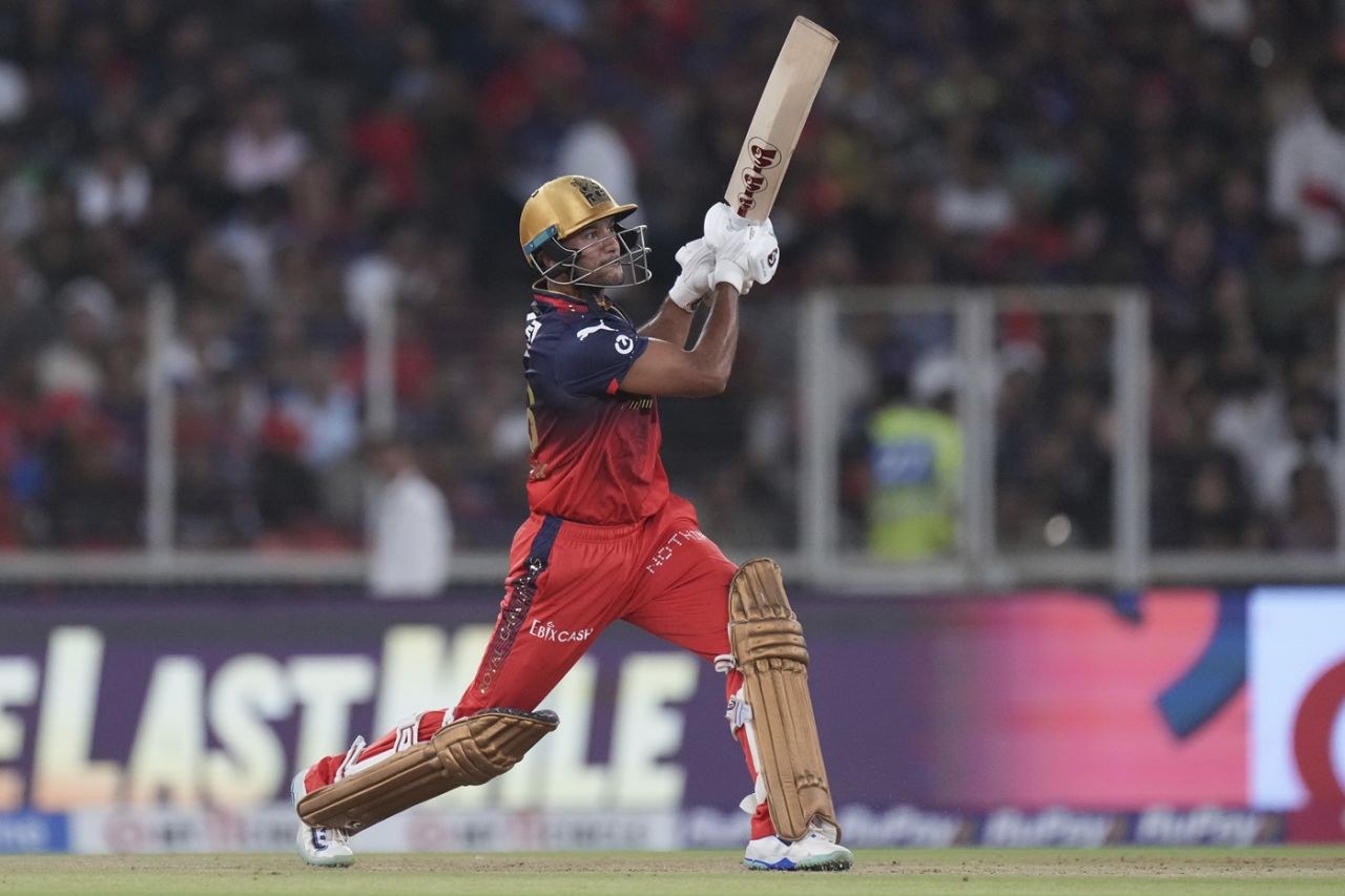 Mayank Agarwal lofts one over mid-off, Royal Challengers Bengaluru vs Punjab Kings, IPL, final, Ahmedabad, June 3, 2025