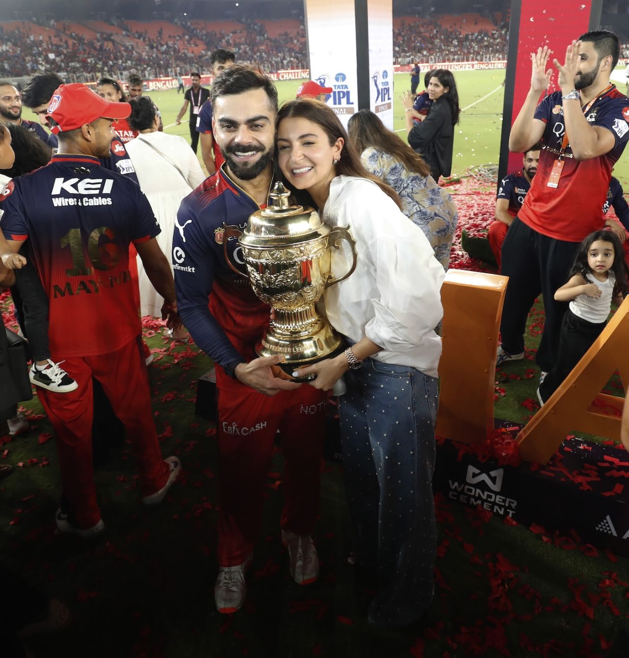 Virat Kohli and his wife Anushka Sharma were thrilled with the trophy, Royal Challengers Bengaluru vs Punjab Kings, IPL final, Ahmedabad, June 3, 2025