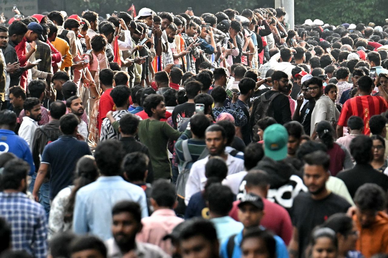Fans wait to see RCB's victory parade pass by, Bengaluru, June 4, 2025