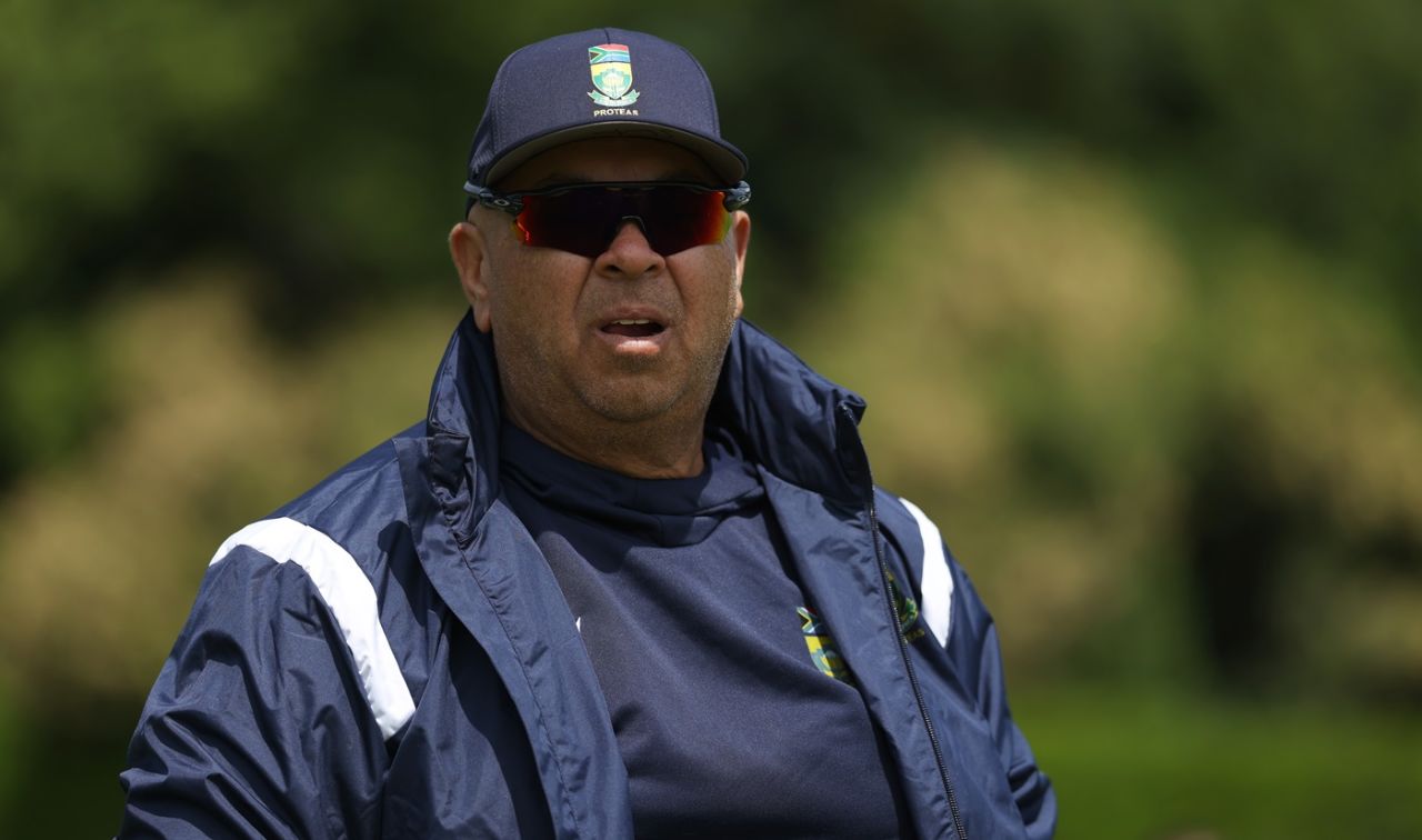 Shukri Conrad oversees South Africa's training session, Arundel, June 6, 2025