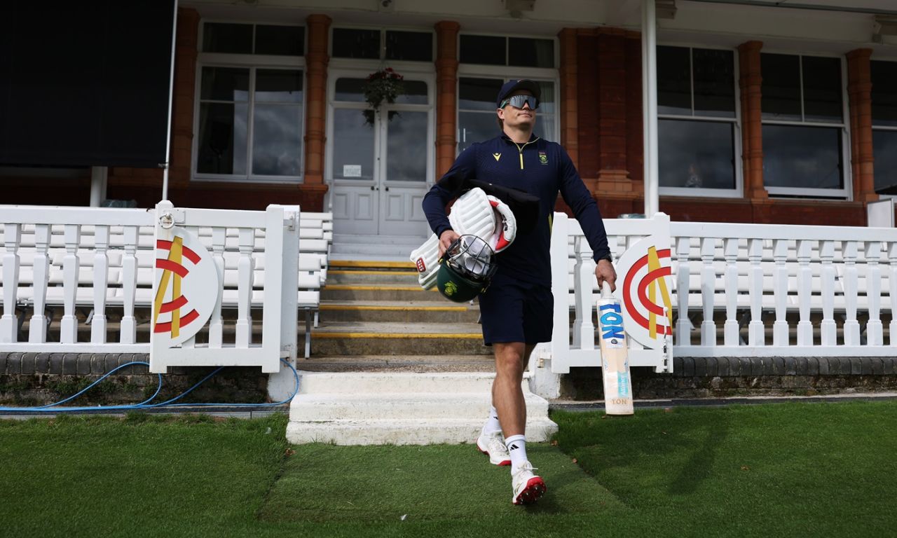 Ryan Rickelton walks out for training, London, June 8, 2025
