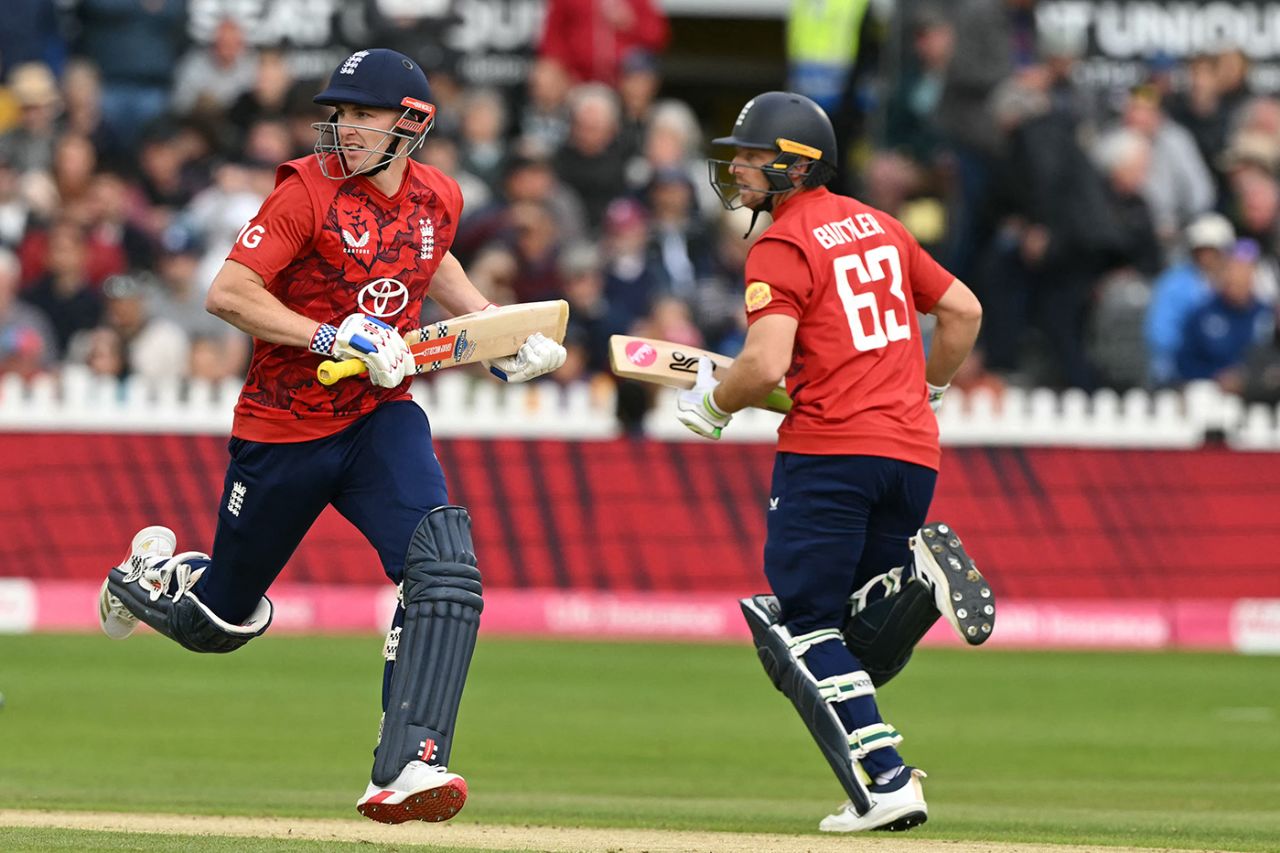 Harry Brook and Jos Buttler run between the wickets, England vs West Indies, 2nd T20I, Bristol, June 8, 2025