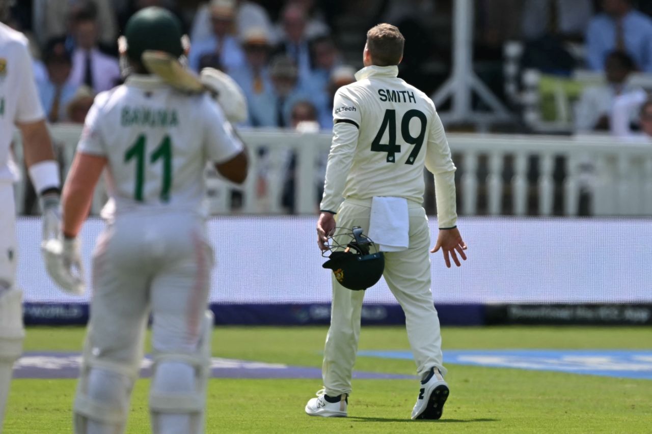 Steven Smith suffered an injury while putting down Temba Bavuma while standing close-in in the slips, Australia vs South Africa, World Test Championship final, 3rd day, Lord's, June 13, 2025