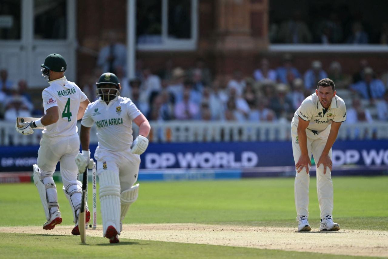 Josh Hazlewood catches his breath as Temba Bavuma and Aiden Markram run between wickets, Australia vs South Africa, World Test Championship final, 3rd day, Lord's, June 13, 2025
