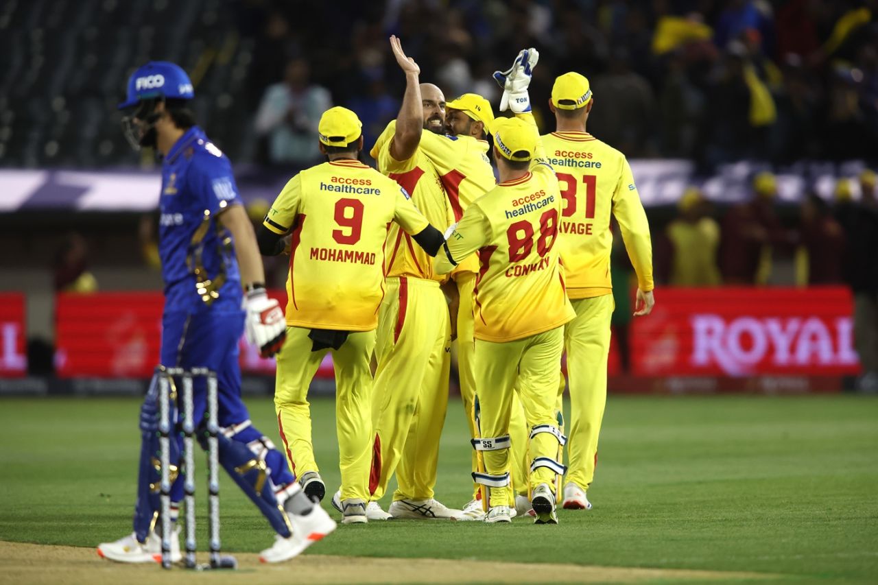 Daryl Mitchell defended eight runs in the last over, MI New York vs Texas Super Kings, MLC 2025, Oakland, June 13, 2025