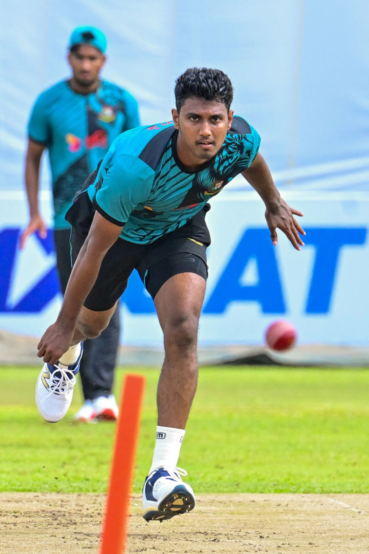 Hasan Mahmud bowls in the nets, Galle, June 16, 2025