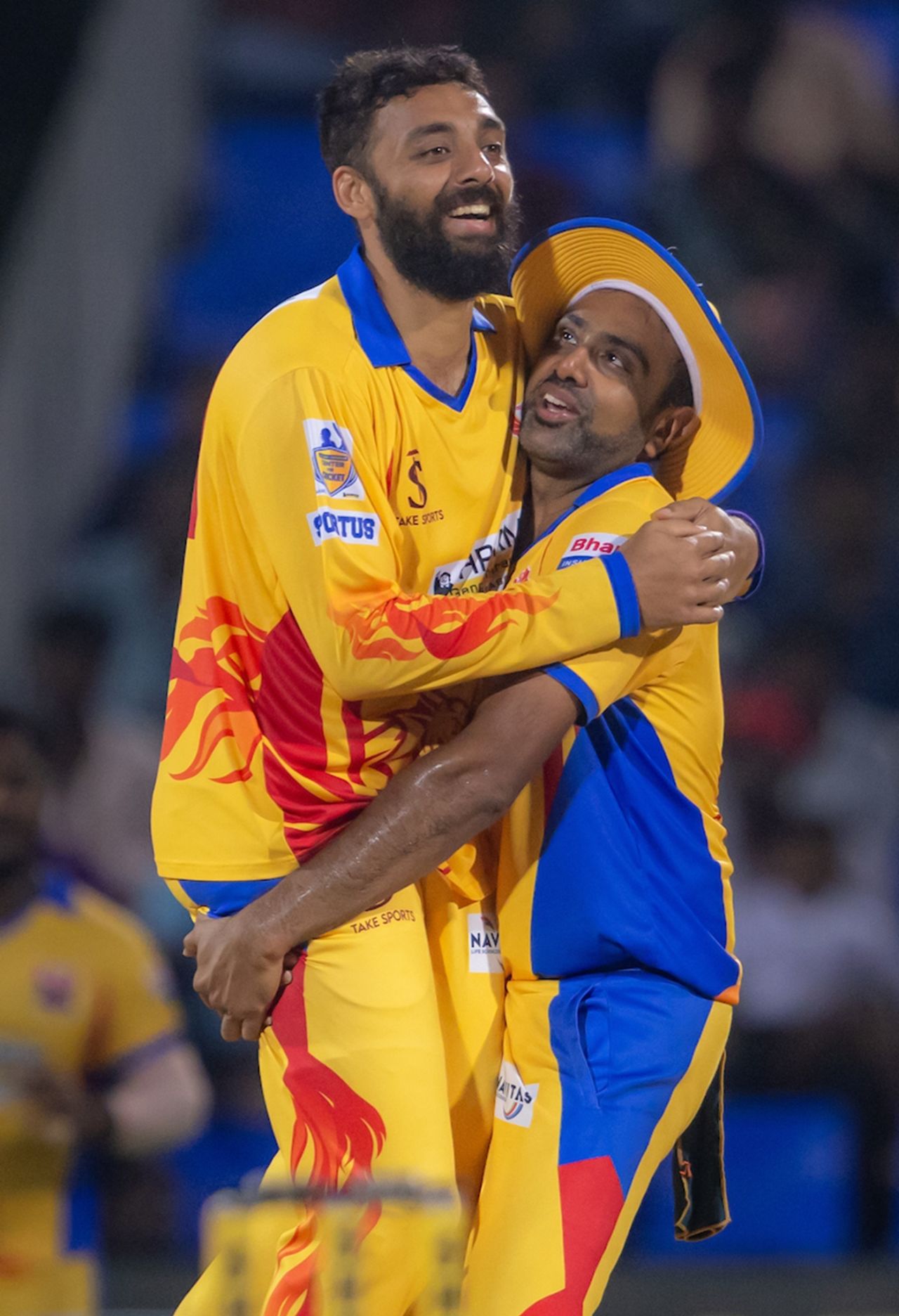 Varun Chakravarthy and R Ashwin celebrate a wicket, Chepauk Super Gillies vs Dindigul Dragons, TNPL 2025, Salem, June 16, 2025