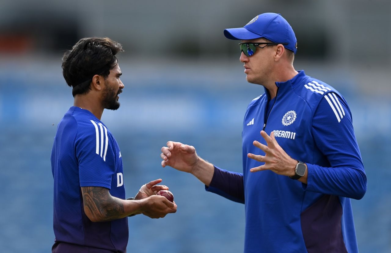 Nitish Kumar Reddy has a chat with Morne Morkel, Leeds, June 18, 2025