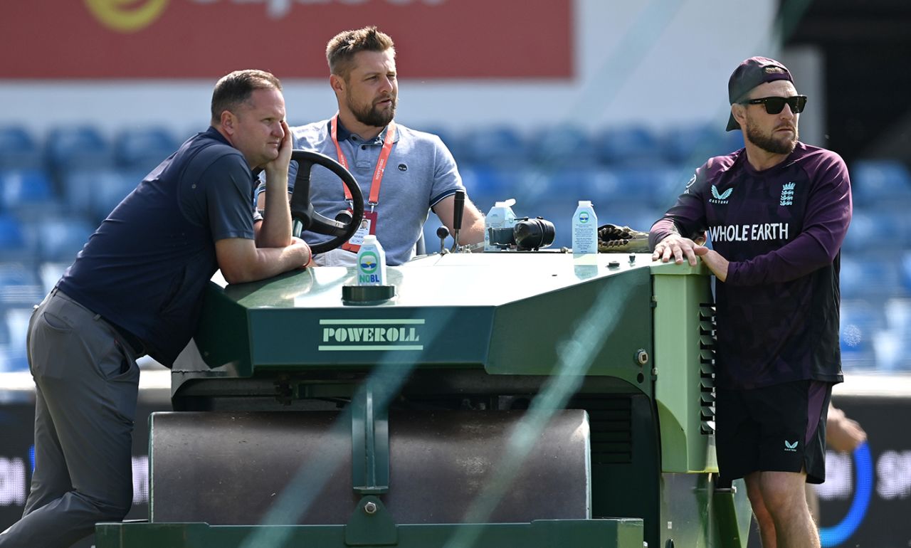 Rob Key, Luke Wright and Brendon McCullum chat on the sidelines at England training, Headingley, June 19, 2025