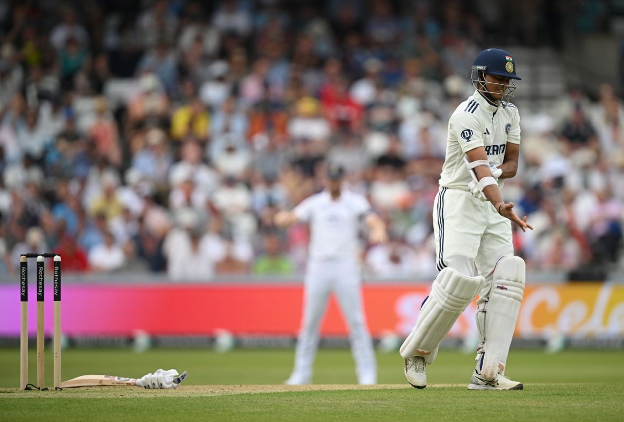 Yashasvi Jaiswal seemed to be struggling with what looked like cramps, England vs India, 1st Test, Leeds, 1st day, June 20, 2025