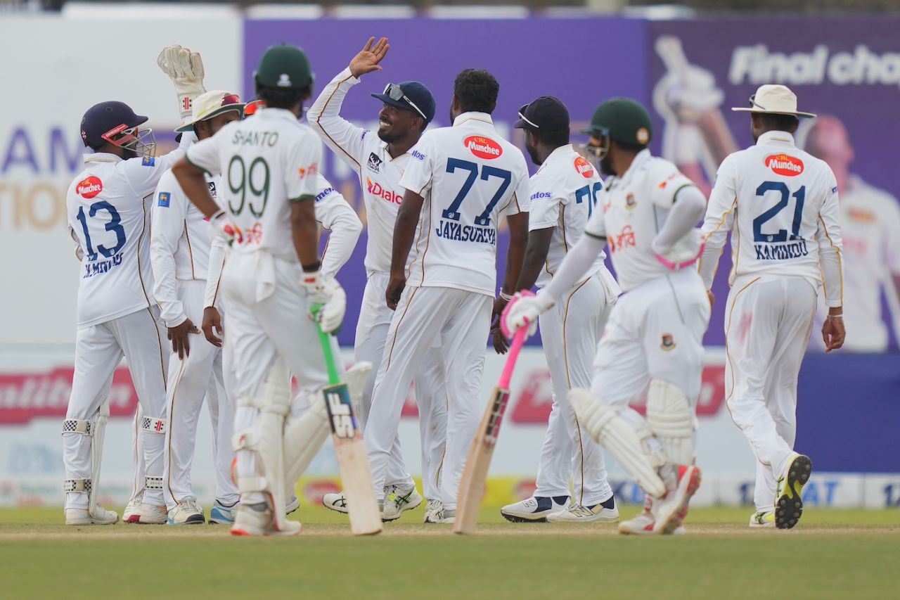 The Sri Lanka players celebrate the fall of Mushfiqur Rahim, Sri Lanka vs Bangladesh, 1st Test, Galle, 5th day, June 21, 2025