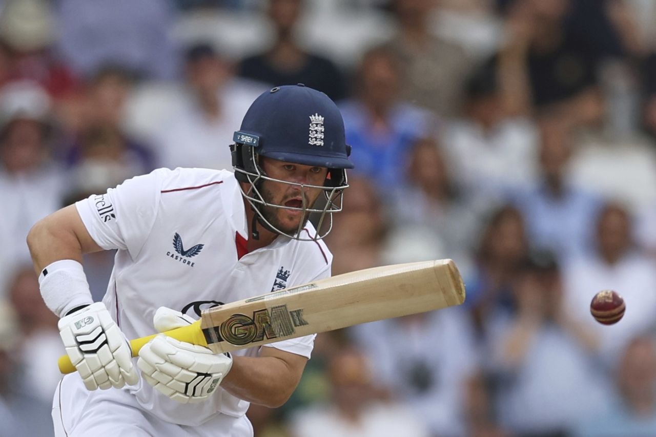 Ben Duckett keeps his eyes on the ball, England vs India, 1st Test, Leeds, Day 2, June 21, 2025