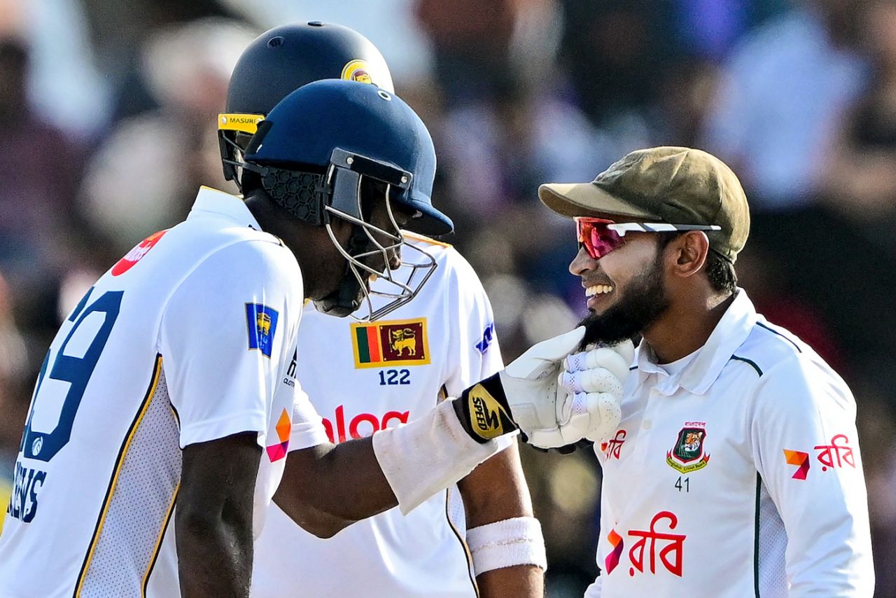 Angelo Mathews and Mushfiqur Rahim engage in some beard pull and banter, Sri Lanka vs Bangladesh, 1st Test, Galle, 5th day, June 21, 2025