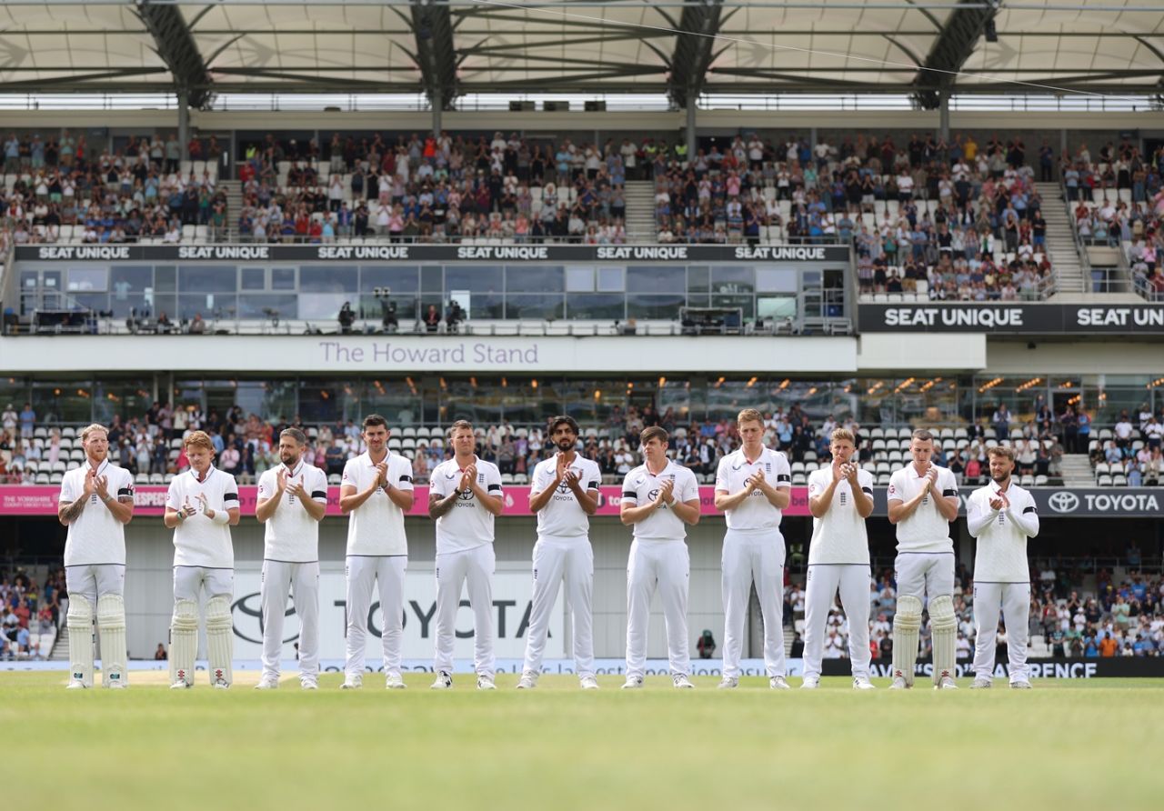 England players take part in a minute's applause for the late David Lawrence, England vs India, 1st Test, Leeds, Day 3, June 22, 2025