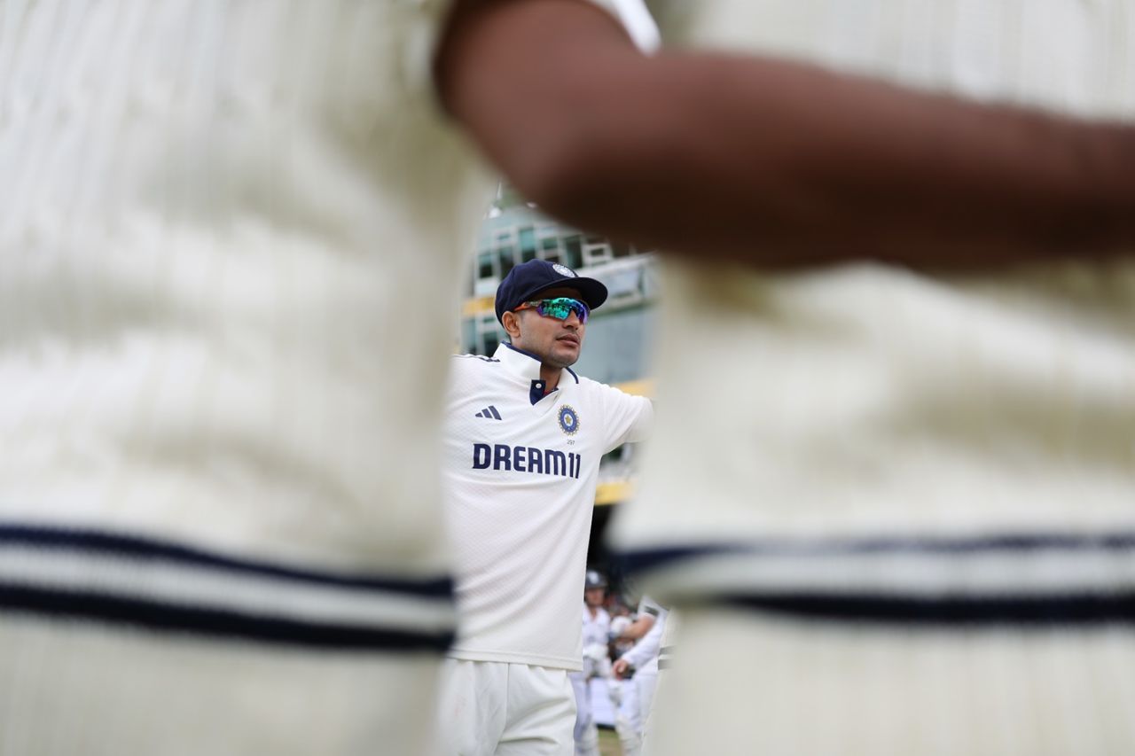 Shubman Gill gathers his troops after lunch, England vs India, 1st Test, Leeds, Day 3, June 22, 2025