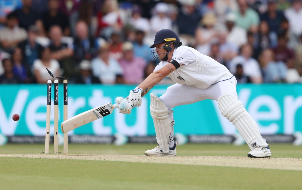 Brydon Carse is cleaned up, England vs India, 1st Test, Leeds, Day 3, June 22, 2025