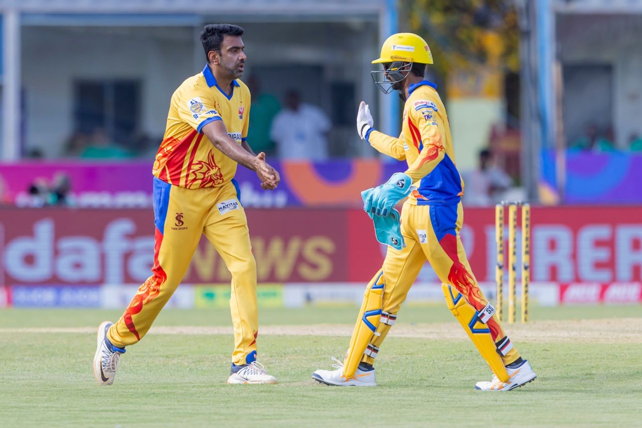 R Ashwin celebrates a wicket with B Indrajith, Dindigul Dragons vs Salem Spartans, TNPL 2025, Tirunelveli, June 23, 2025