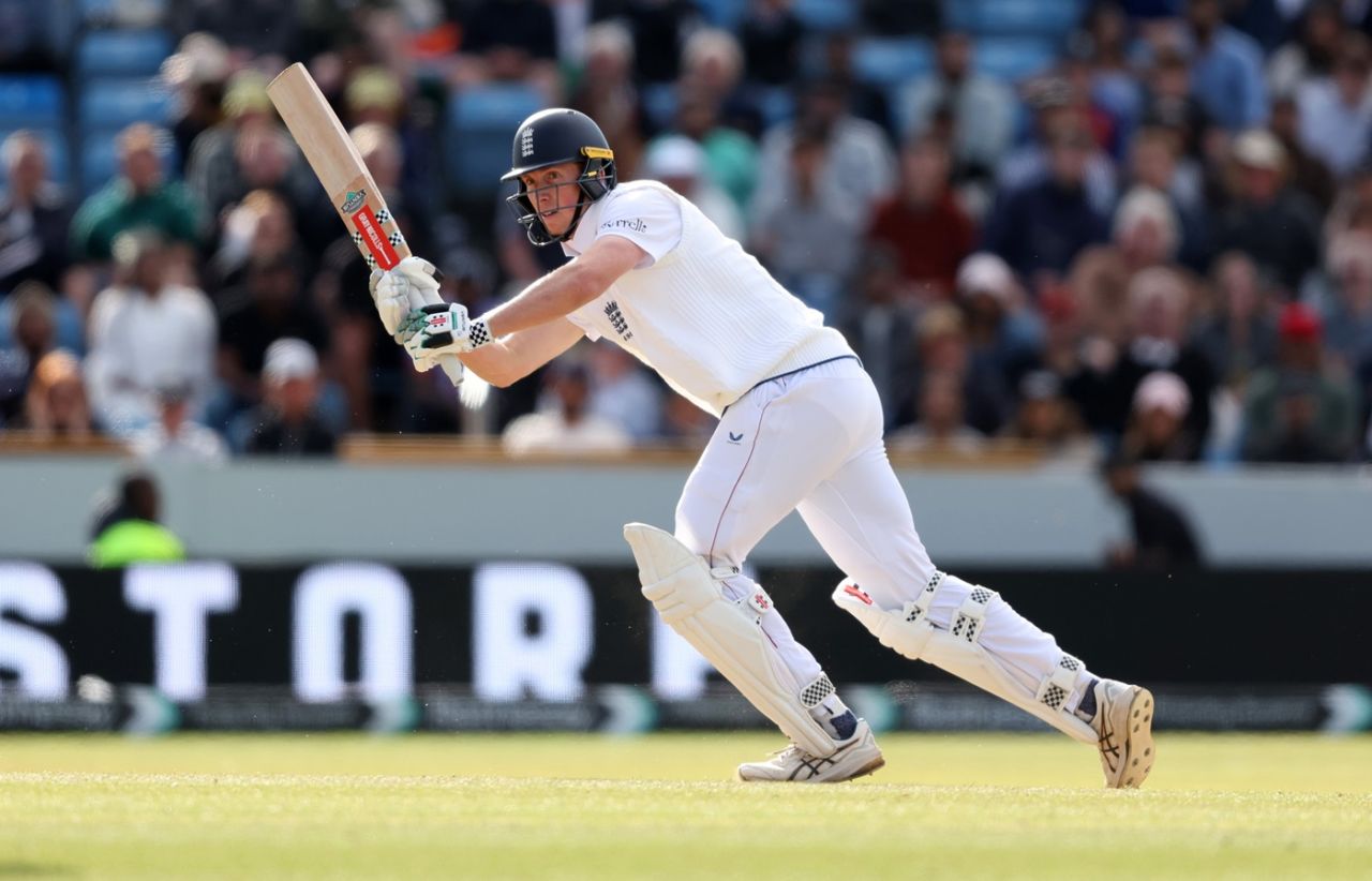 Zak Crawley struck two fours with England chasing 371, England vs India, 1st Test, Leeds, 4th day, June 23, 2025