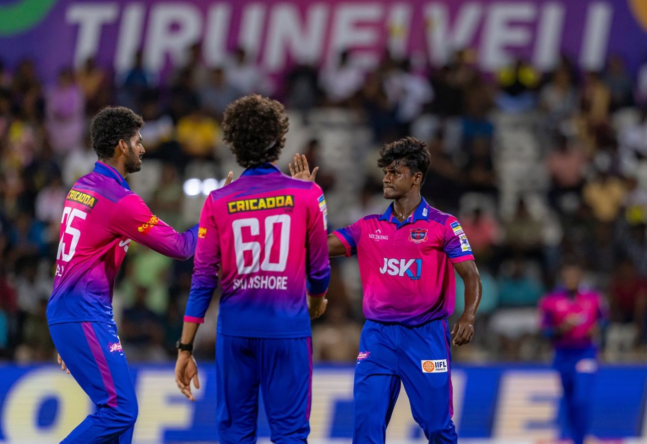 A Esakkimuthu celebrates a wicket with R Sai Kishore and Mohamed Ali, Idream Tiruppur Tamizhans vs Lyca Kovai Kings, TNPL 2025, Tirunelveli, June 24, 2025