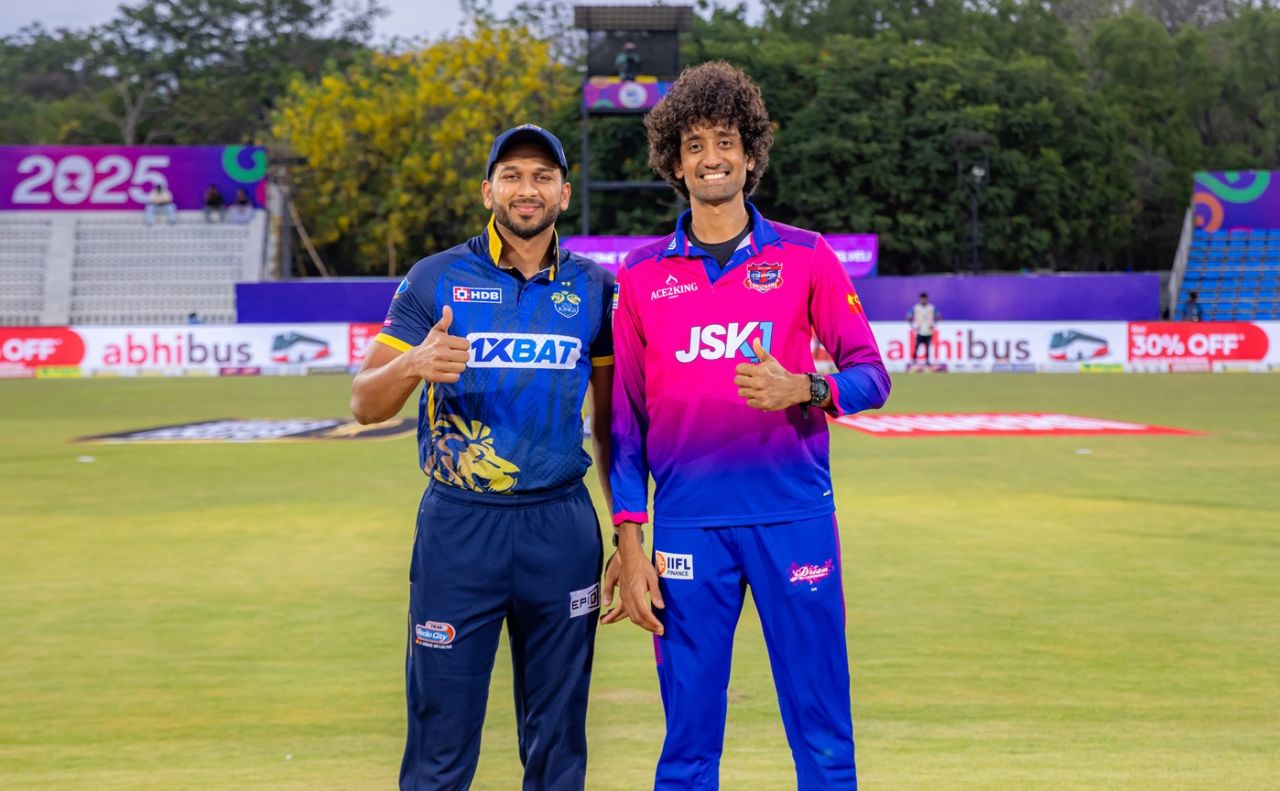 M Shahrukh Khan and R Sai Kishore at the toss, Idream Tiruppur Tamizhans vs Lyca Kovai Kings, TNPL 2025, Tirunelveli, June 24, 2025