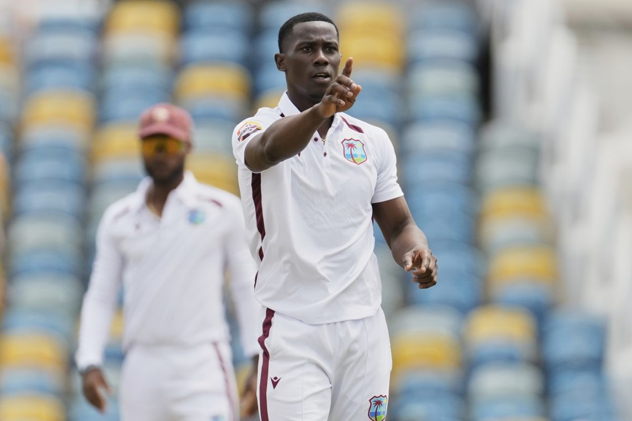 Shamar Joseph used the DRS to get his first wicket, West Indies vs Australia, 1st Test, day 1, Barbados, June 25, 2025