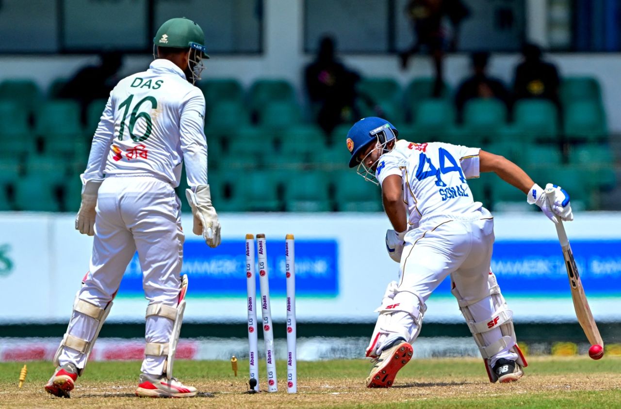 Sonal Dinusha was cleaned up by Nayeem Hasan for 11, Sri Lanka vs Bangladesh, 2nd Test, Colombo, 3rd day, June 27, 2025