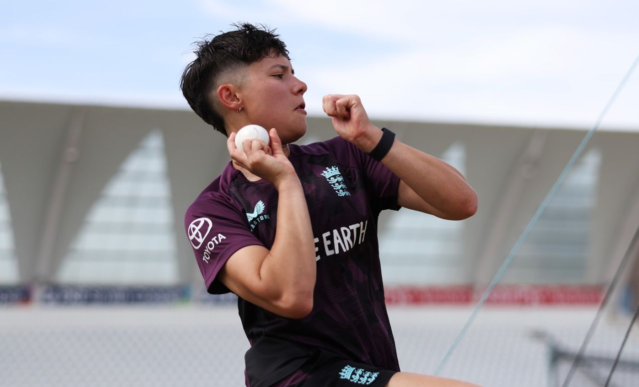 Issy Wong sweats it out at training, England vs India, 1st Women's T20I, Nottingham, June 27, 2025