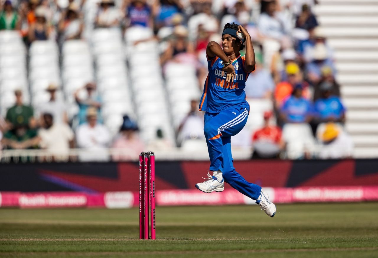 N Shree Charani picked up four wickets on her T20I debut, England vs India, 1st Women's T20I, Nottingham, June 28, 2025