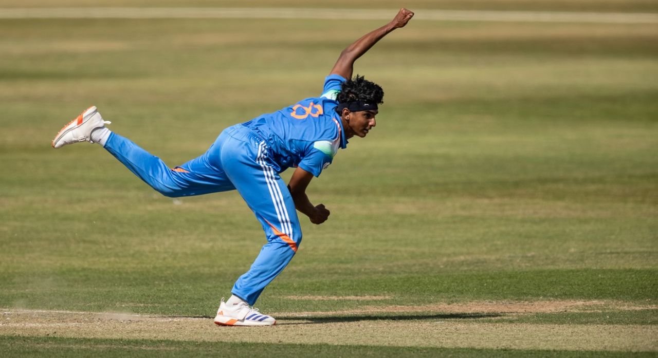 RS Ambrish bends his back, England U19s vs India U19s, 2nd Youth ODI, Northampton, June 30, 2025