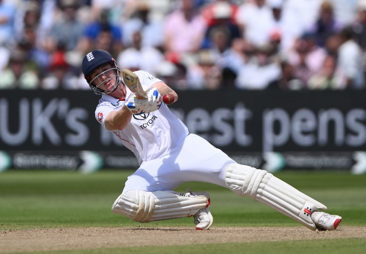 Harry Brook falls over as he misses a scoop, England vs India, 2nd Test, Birmingham, 3rd day, July 4, 2025