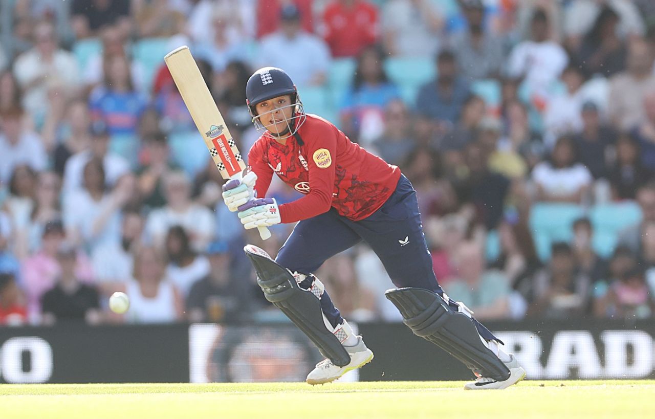 Sophia Dunkley works the ball away, England vs India, 3rd women's T20I, The Oval, July 4, 2025