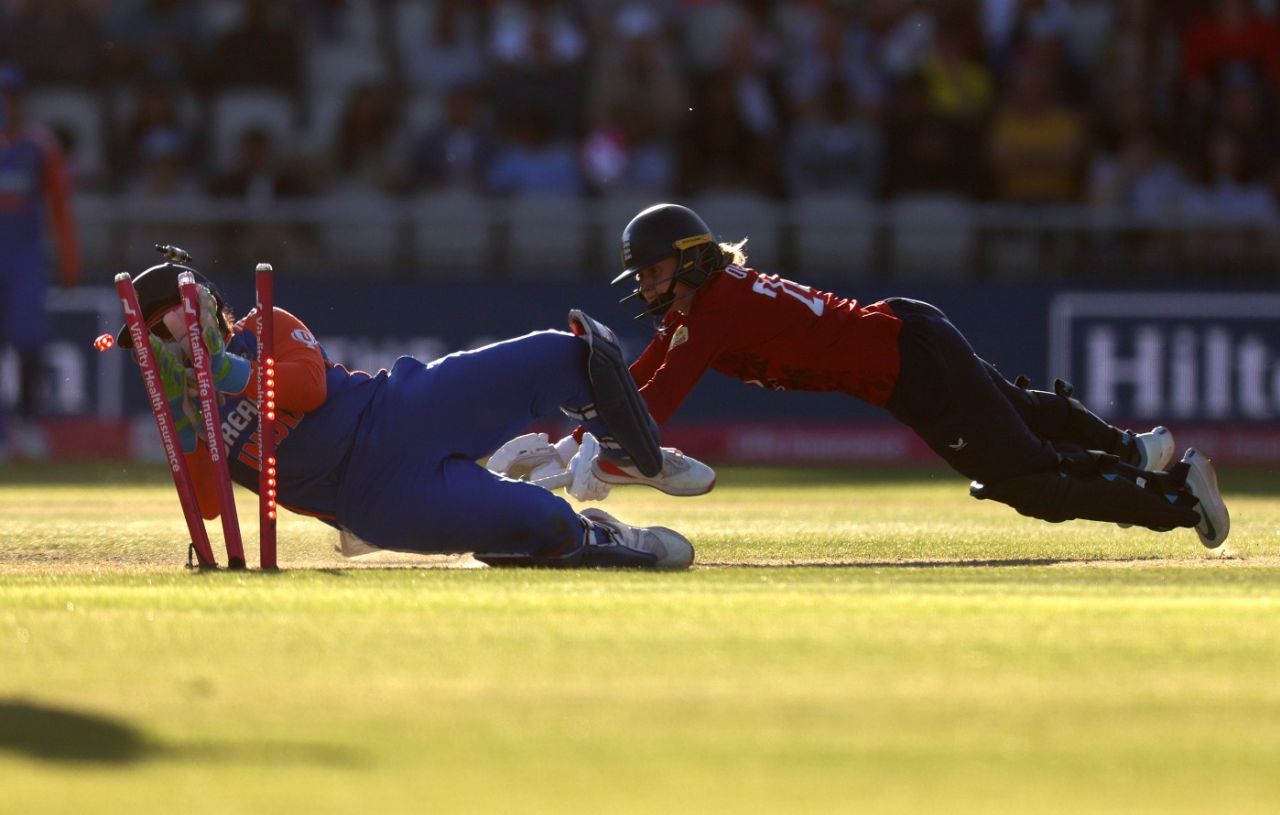 ENG-W vs IND-W T20I Series: Richa Ghosh's athleticism dismissed Charlie Dean in Manchester | sportzpoint.com 
