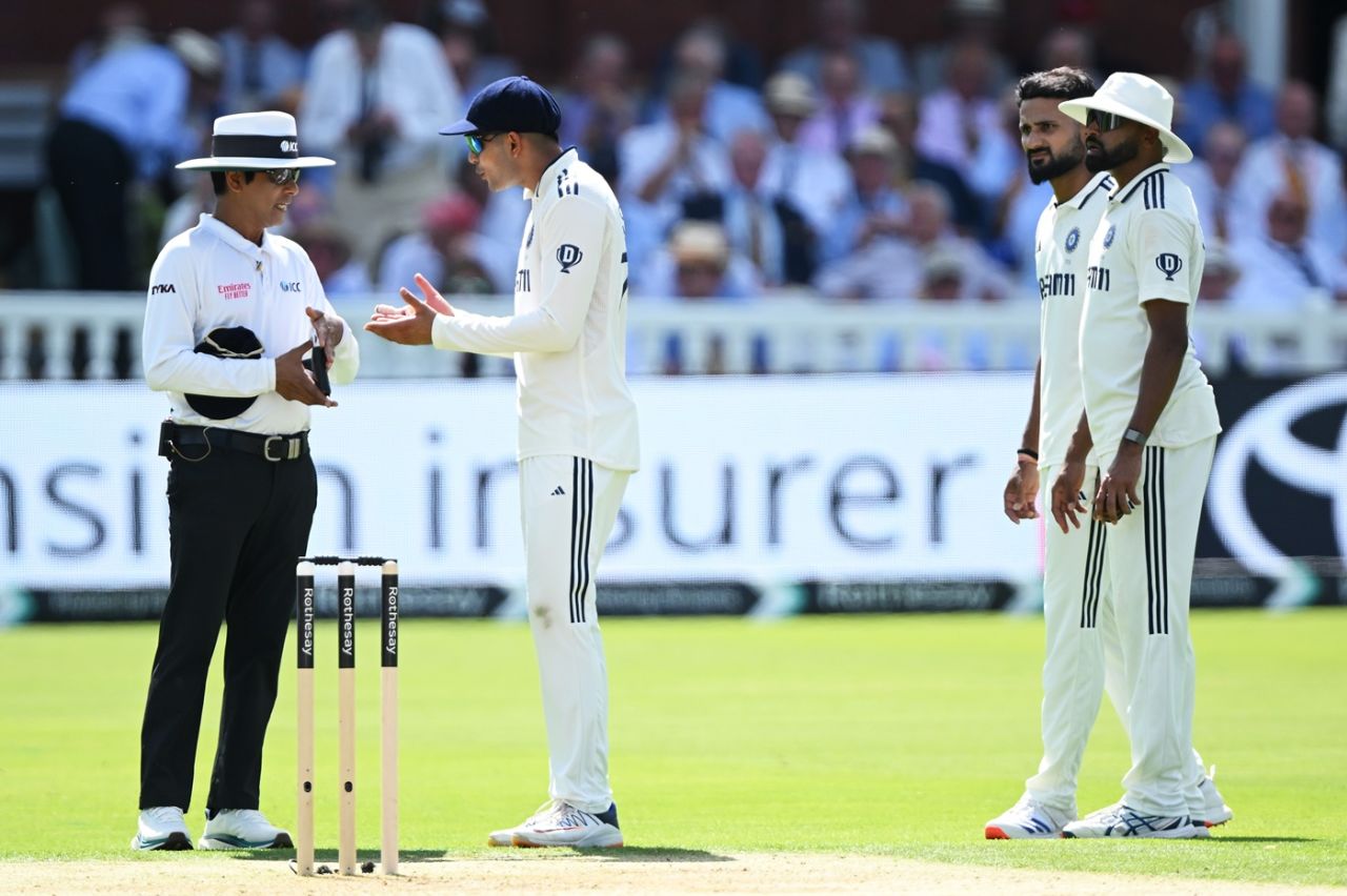Shubman Gill wasn't happy when umpire Sharfuddoula didn't agree for a ball change, England vs India, 3rd Test, Lord's, London, 1st day, July 10, 2025